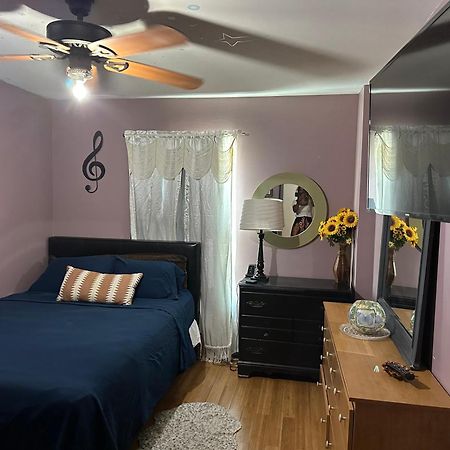 Colorful 3 Bedrooms Twin Home Near Center 필라델피아 외부 사진