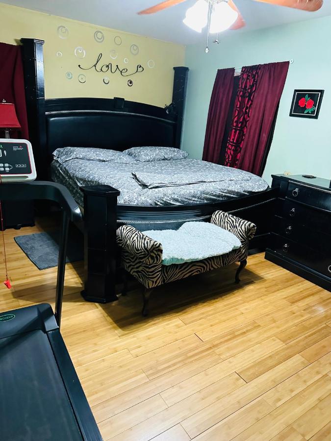 Colorful 3 Bedrooms Twin Home Near Center 필라델피아 외부 사진